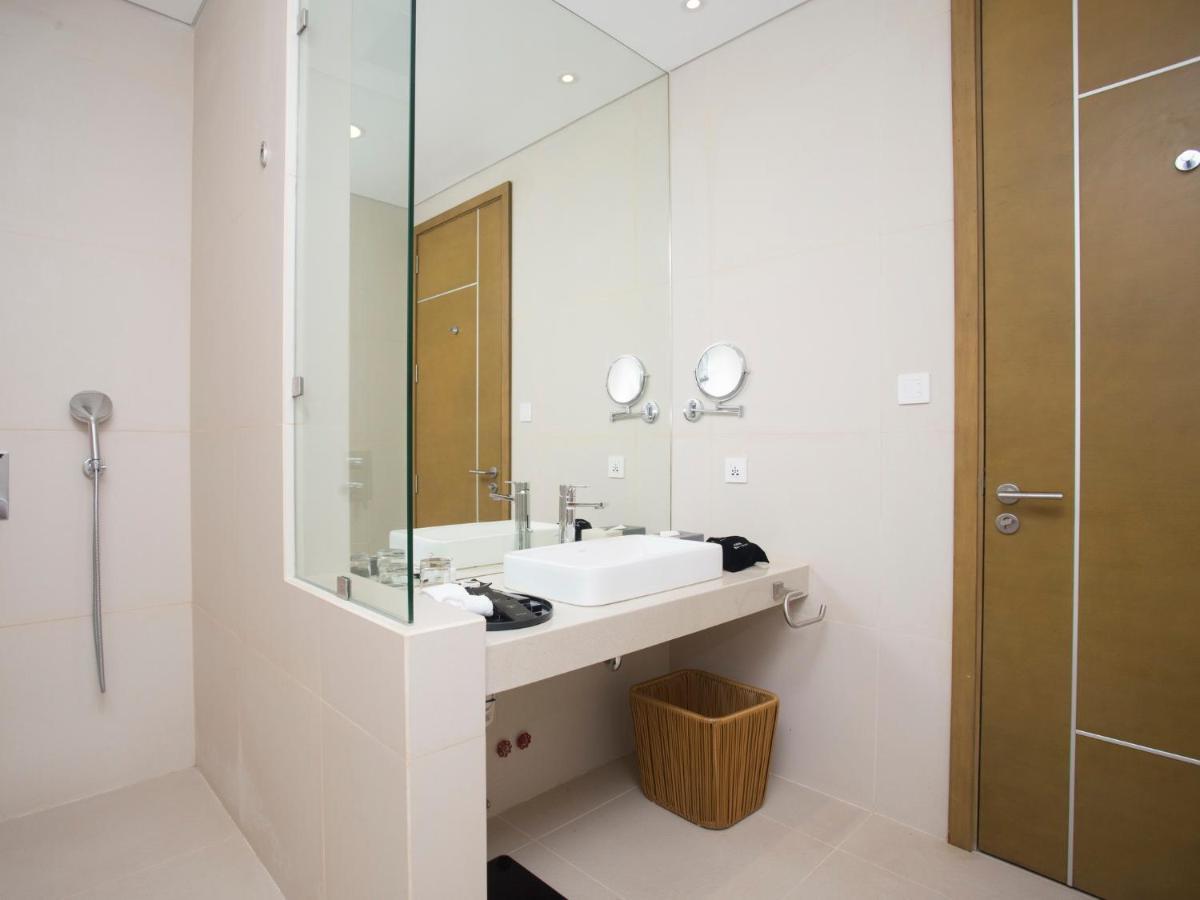 อควา โบราไกย์ Hotel Balabag  ภายนอก รูปภาพ Bathroom