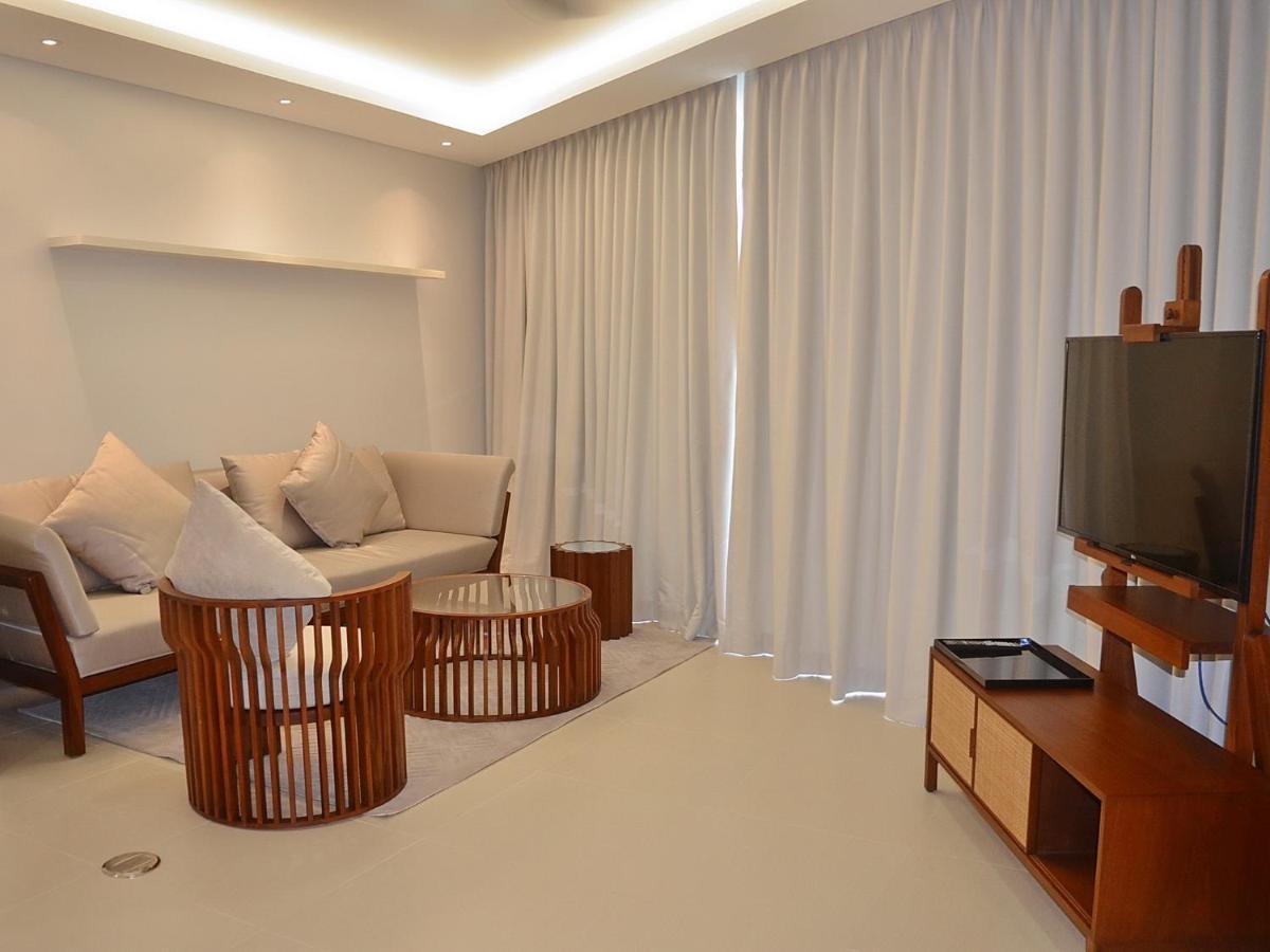 อควา โบราไกย์ Hotel Balabag  ภายนอก รูปภาพ A living room