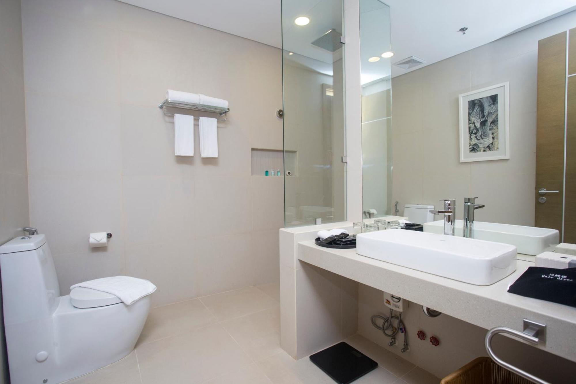 อควา โบราไกย์ Hotel Balabag  ห้อง รูปภาพ Bathroom