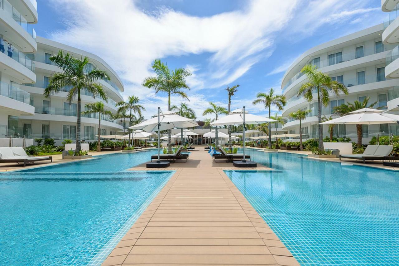 อควา โบราไกย์ Hotel Balabag  ภายนอก รูปภาพ The swimming pool at the resort
