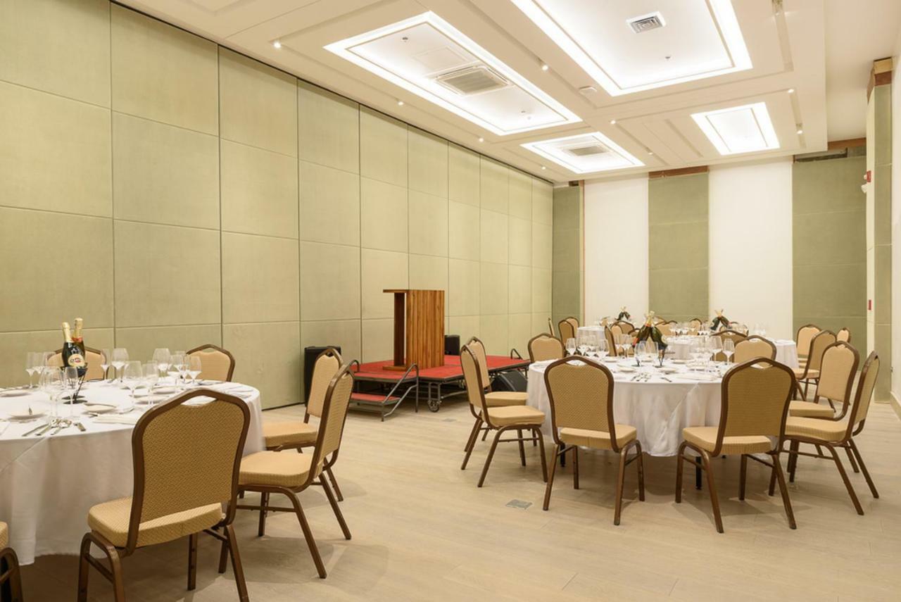 อควา โบราไกย์ Hotel Balabag  ภายนอก รูปภาพ The interior of the main hall