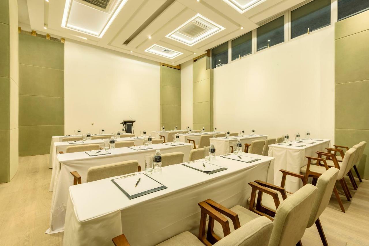อควา โบราไกย์ Hotel Balabag  ภายนอก รูปภาพ Meeting room at the hotel